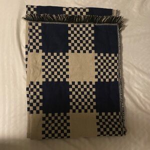 Checkered Navy and Beige Scarf